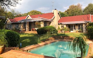 6 Bedroom House in Ferndale