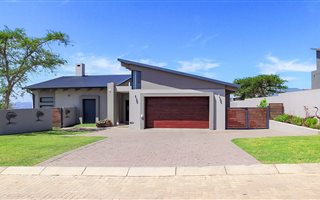 3 Bedroom House in Sonheuwel