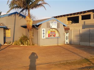 180 m² Retail Space in Beyers Park