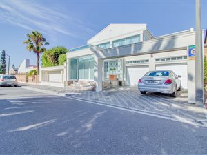 5 Bed House in Rylands