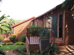 2 Bed Townhouse in Waterkloof Park