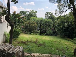 1100 m² Land available in Waterkloof Ridge
