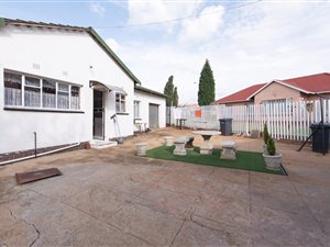 3 Bed House in Fleurhof