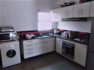 3 Bed House in Camelot