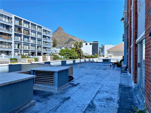 2 Bed Apartment in Sea Point