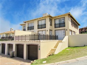 3 Bed Townhouse in Pinnacle Point Golf Estate