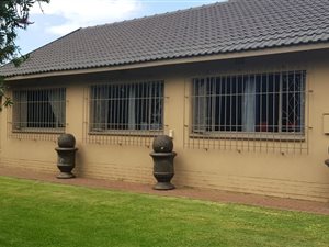 4 Bed House in General Alberts Park
