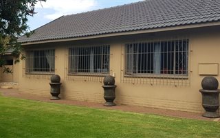 4 Bedroom House in General Alberts Park