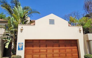 3 Bedroom House in Melrose Estate