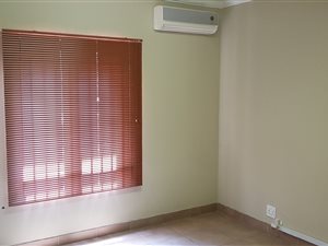 71 m² Office Space in Clubview