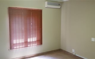 71 m² Office Space in Clubview