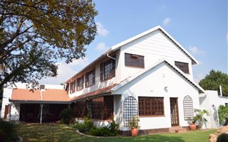 6 Bedroom House in Elma Park