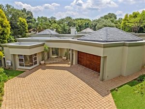 4 Bedroom House in Dainfern Golf Estate