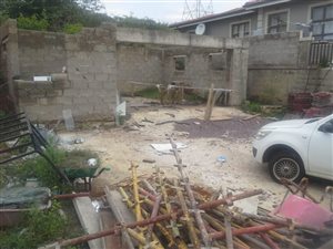 300 m² Land available in Lovu