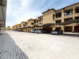 3 Bed Apartment in Cruywagenpark