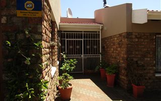 4 Bedroom House in Meedingsride