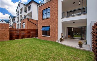 3 Bedroom Apartment in Olivedale