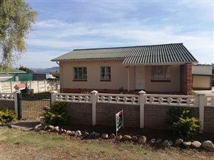 3 Bed House in Van Riebeeck Heights