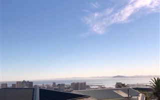 2 Bedroom Apartment in Vredehoek