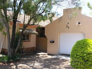 2 Bed Townhouse in Mookgophong (Naboomspruit)