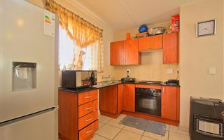 1 Bedroom Townhouse in Klippoortje