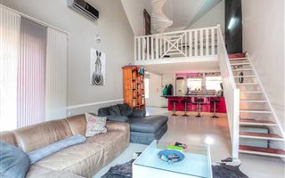 2 Bedroom Apartment in Melrose Estate