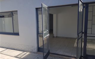 43 m² Commercial space in Menlo Park