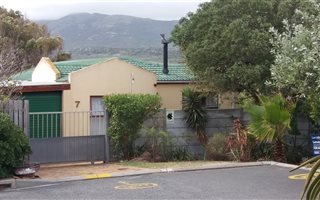 4 Bedroom House in Noordhoek