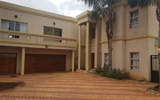 5 Bedroom House in Meyersdal