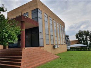 940 m² Industrial space in Kyalami