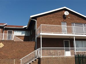 3 Bed House in Van Riebeeck Park