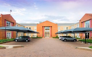 940 m² Office Space in Randjesfontein