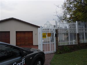 3 Bed House in Rooihuiskraal