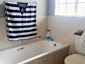 2 Bed Flat in Elandsfontein AH
