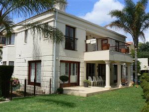 3 Bed House in Waterkloof Ridge