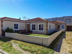 5 Bed House in Admirals Park
