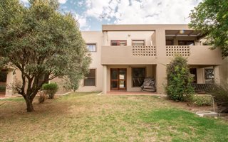 2 Bedroom Townhouse in Newmarket Park