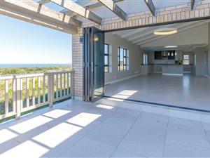 3 Bed House in Dana Bay