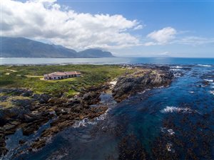 6 Bed House in Pringle Bay
