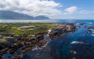 6 Bedroom House in Pringle Bay