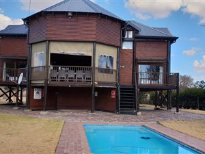 7 Bed House in Miravaal