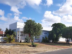 3 Bed House in Van Riebeeckstrand