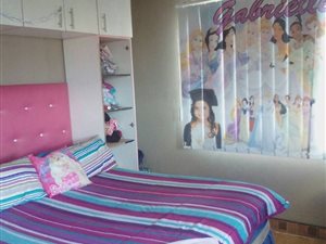 8 Bed House in Redfern