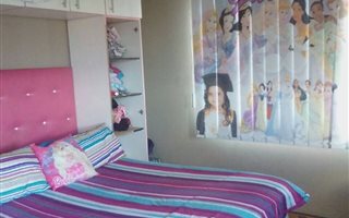 8 Bedroom House in Redfern