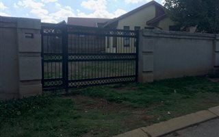2 Bedroom House in Naturena