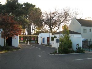 2 Bed Apartment in Paarl