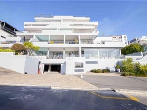 2 Bed Apartment in Sea Point