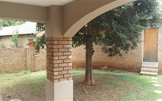 3 Bedroom Cluster in Die Hoewes