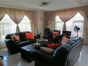 3 Bed House in Riverhorse Valley
