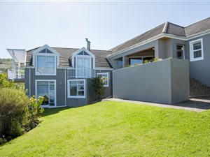 4 Bed House in Pezula Golf Estate